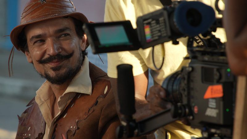 Imagem do ator Tay lopes no filme o Sertão Vai Virar Mar