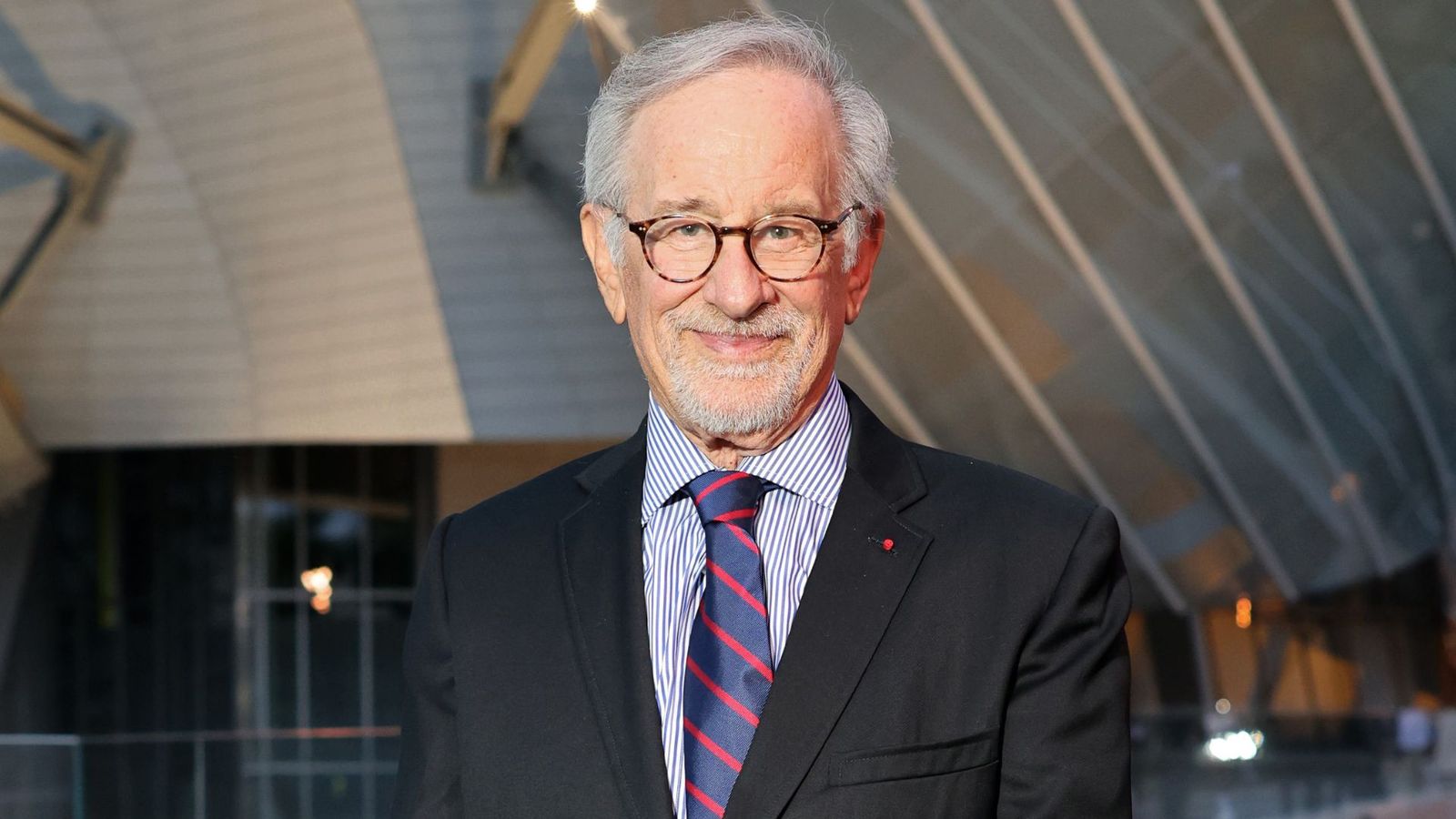 Foto Steven Spielberg por Arnold Jerocki/Getty Images for LVMH x Vogue x NBC