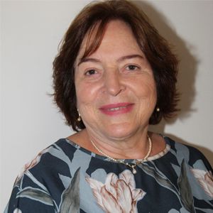Foto da autora Vera Lucia Marinzeck de Carvalho 